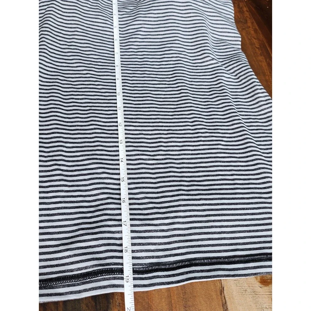 Lululemon Black/Gray Striped Spaghetti Strap Racer Back Padded Tank Top Sz 10